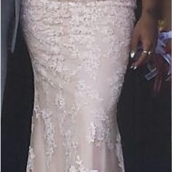 Ivory Evening Gown - Picture 7 of 9
